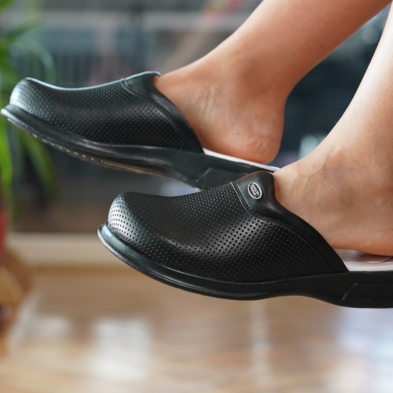 Klasik Siyah Delikli Unisex Eko Sabo